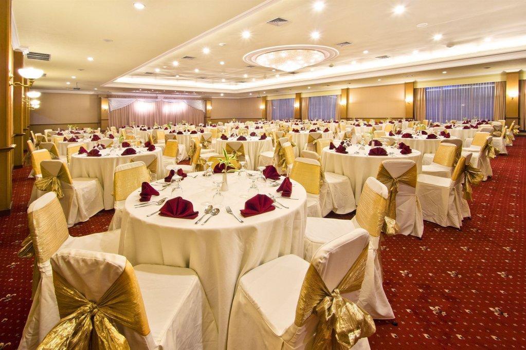 Puri Asri Hotel & Resort Magelang Zewnętrze zdjęcie