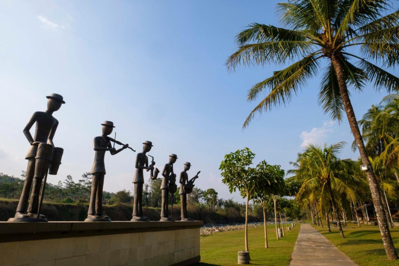 Puri Asri Hotel & Resort Magelang Zewnętrze zdjęcie